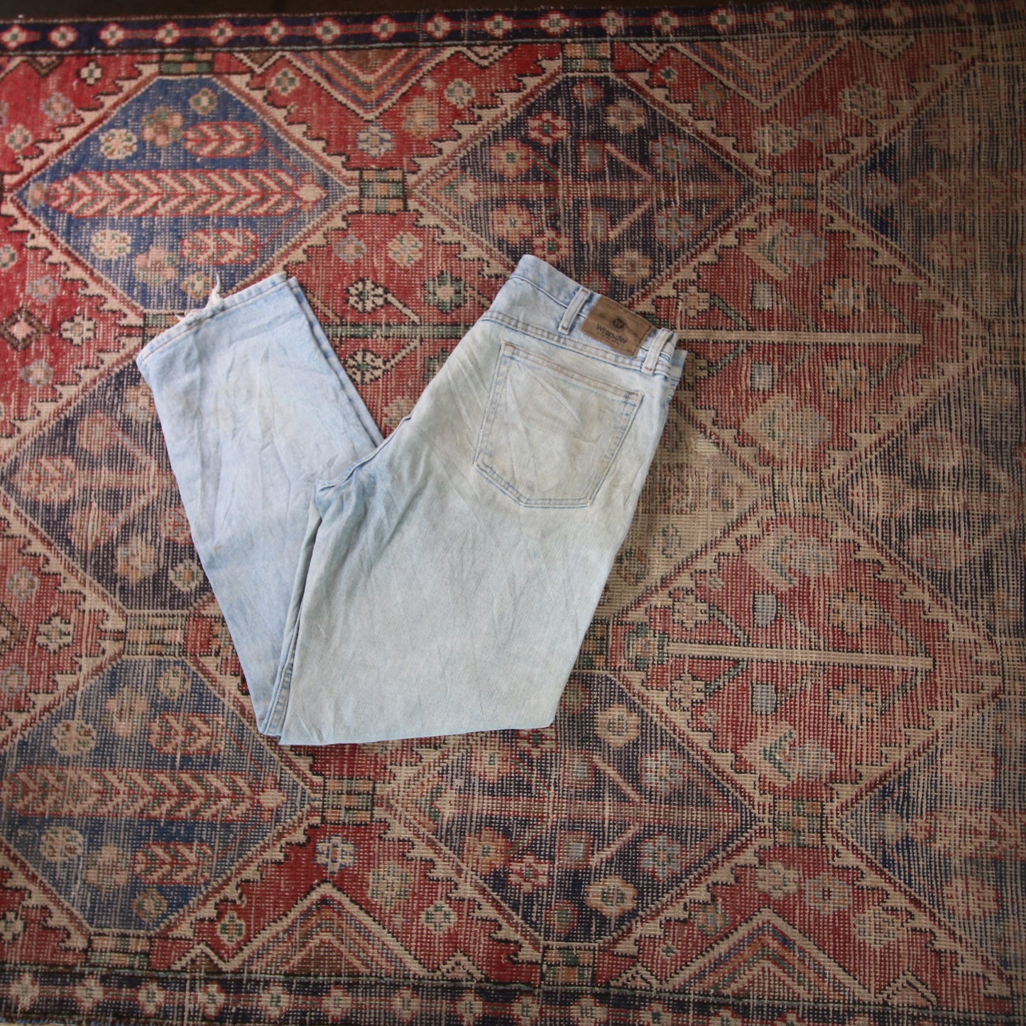Wrangler W36 L32 Straight Leg Relaxed Fit Classic Ripped Style Blue Denim Jeans
