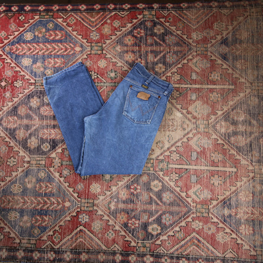 Wrangler W34 L30 Straight Leg Relaxed Fit Blue Denim Jeans