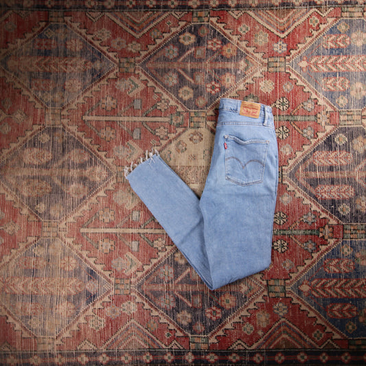 Levi's Red Tab W26 L31 Skinny Classic Ripped Style Blue Denim Jeans