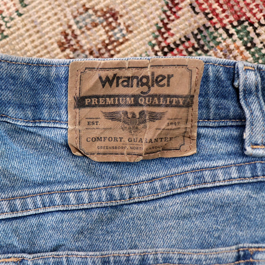 Wrangler W32 L30 Straight Leg Relaxed Fit Blue Denim Jeans