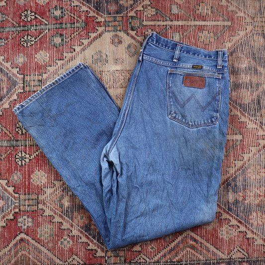 Levi's W40 L31 Straight Leg Relaxed Fit Blue Denim Jeans