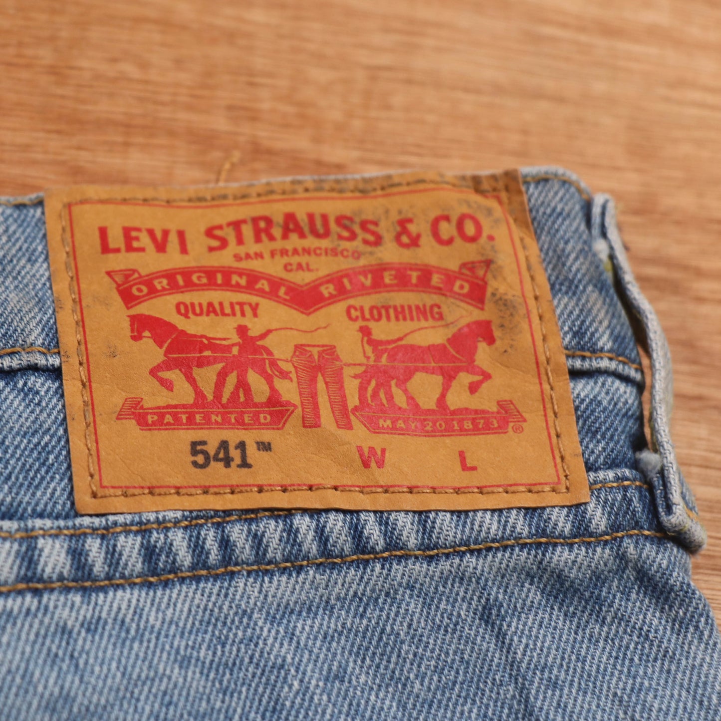 Levi's 541 Red Tab W48 L32 Tapered Leg Blue Denim Jeans