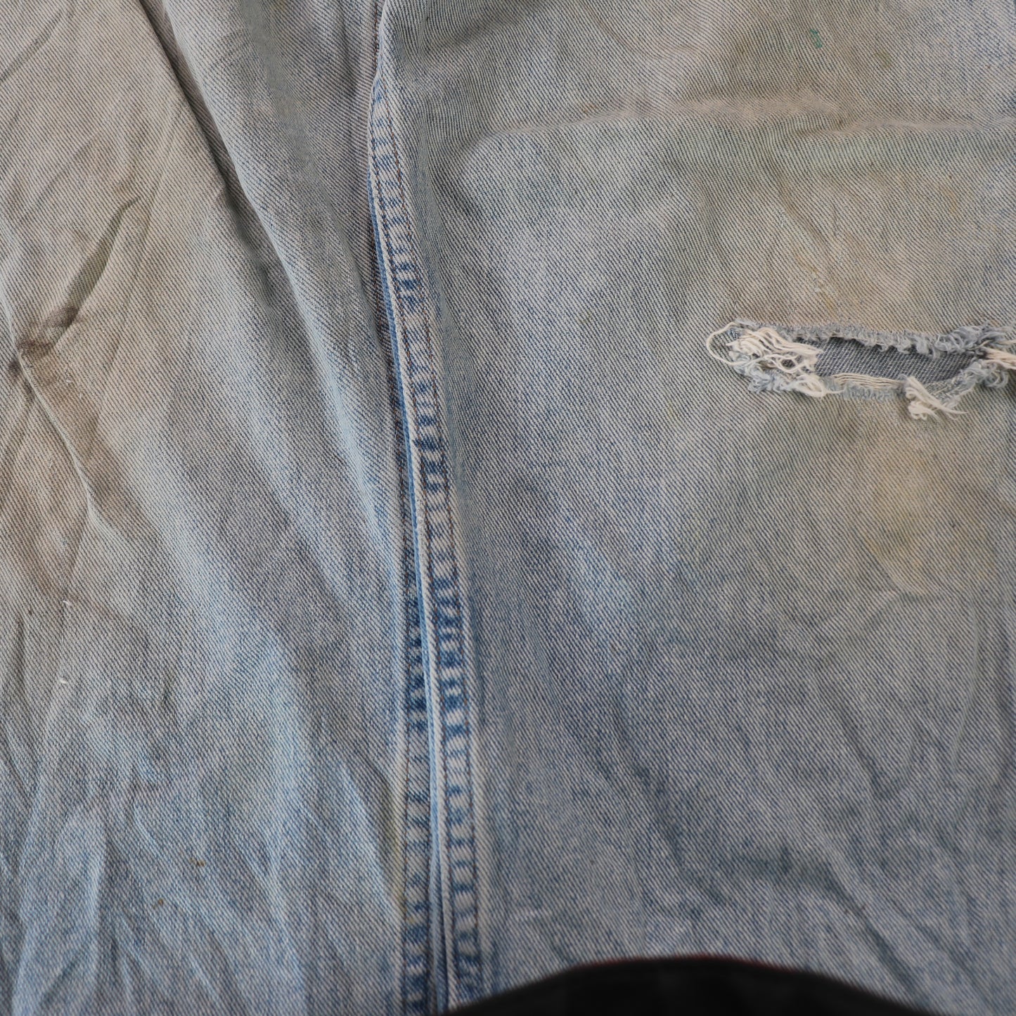 Wrangler W36 L32 Straight Leg Relaxed Fit Classic Ripped Style Blue Denim Jeans