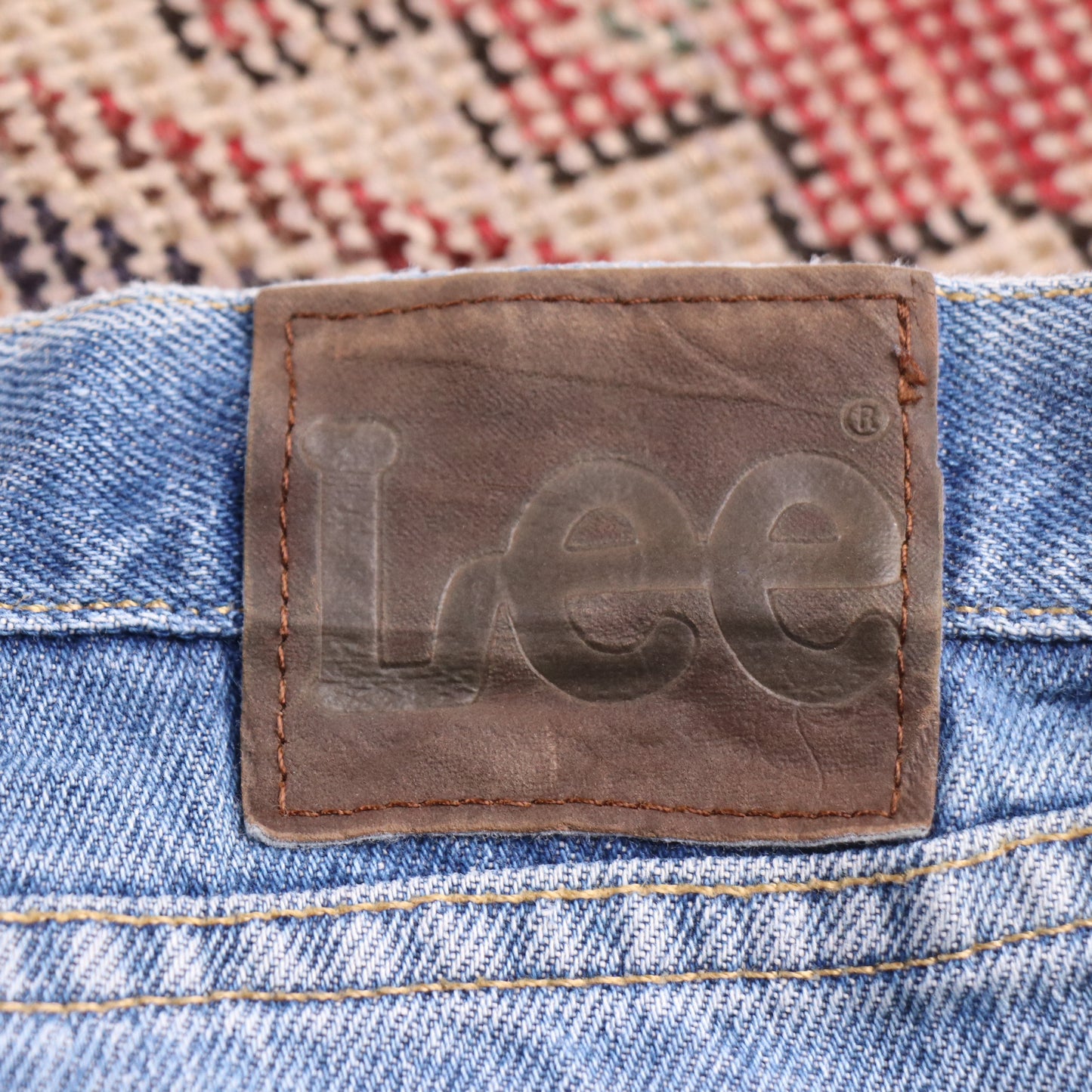 Lee W42 L32 Straight Leg Relaxed Fit Classic Ripped Style Blue Denim Jeans