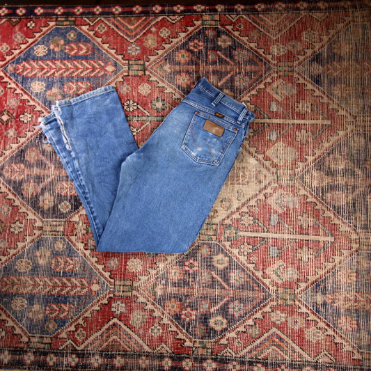 Wrangler W34 L32 Straight Leg Relaxed Fit Blue Denim Jeans