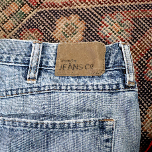 Wrangler W40 L31 Straight Leg Relaxed Fit Blue Denim Jeans